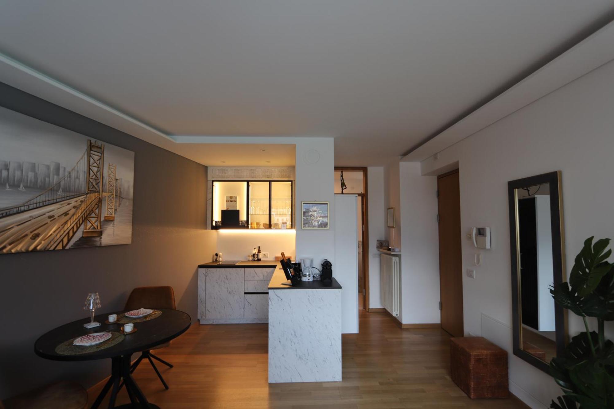 Ferienwohnung Ausblick Kleinjuwel Mit Panoramablick + Garage Meran Exterior foto