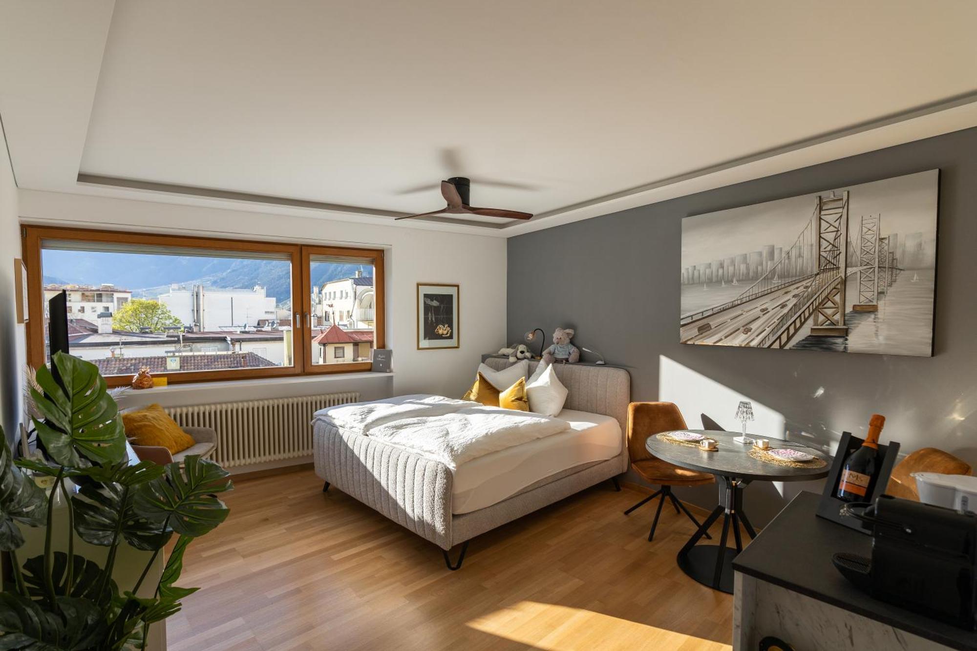 Ferienwohnung Ausblick Kleinjuwel Mit Panoramablick + Garage Meran Exterior foto