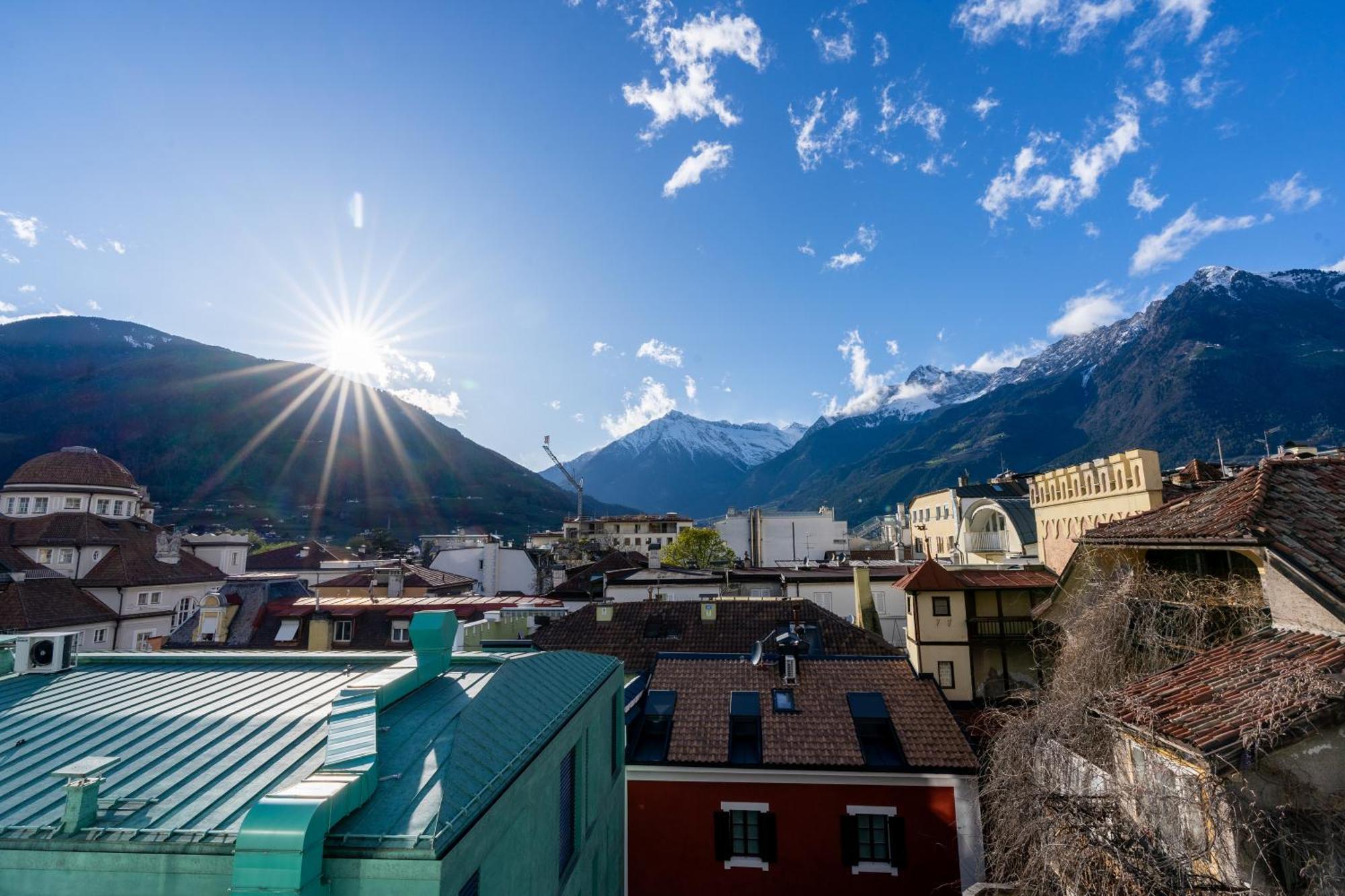 Ferienwohnung Ausblick Kleinjuwel Mit Panoramablick + Garage Meran Exterior foto