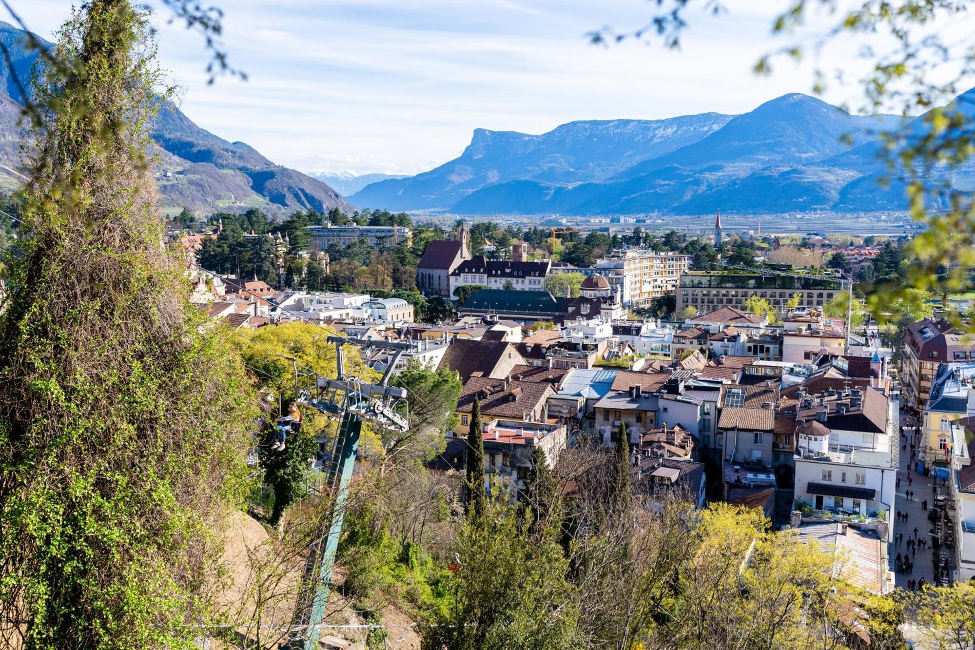 Ferienwohnung Ausblick Kleinjuwel Mit Panoramablick + Garage Meran Exterior foto