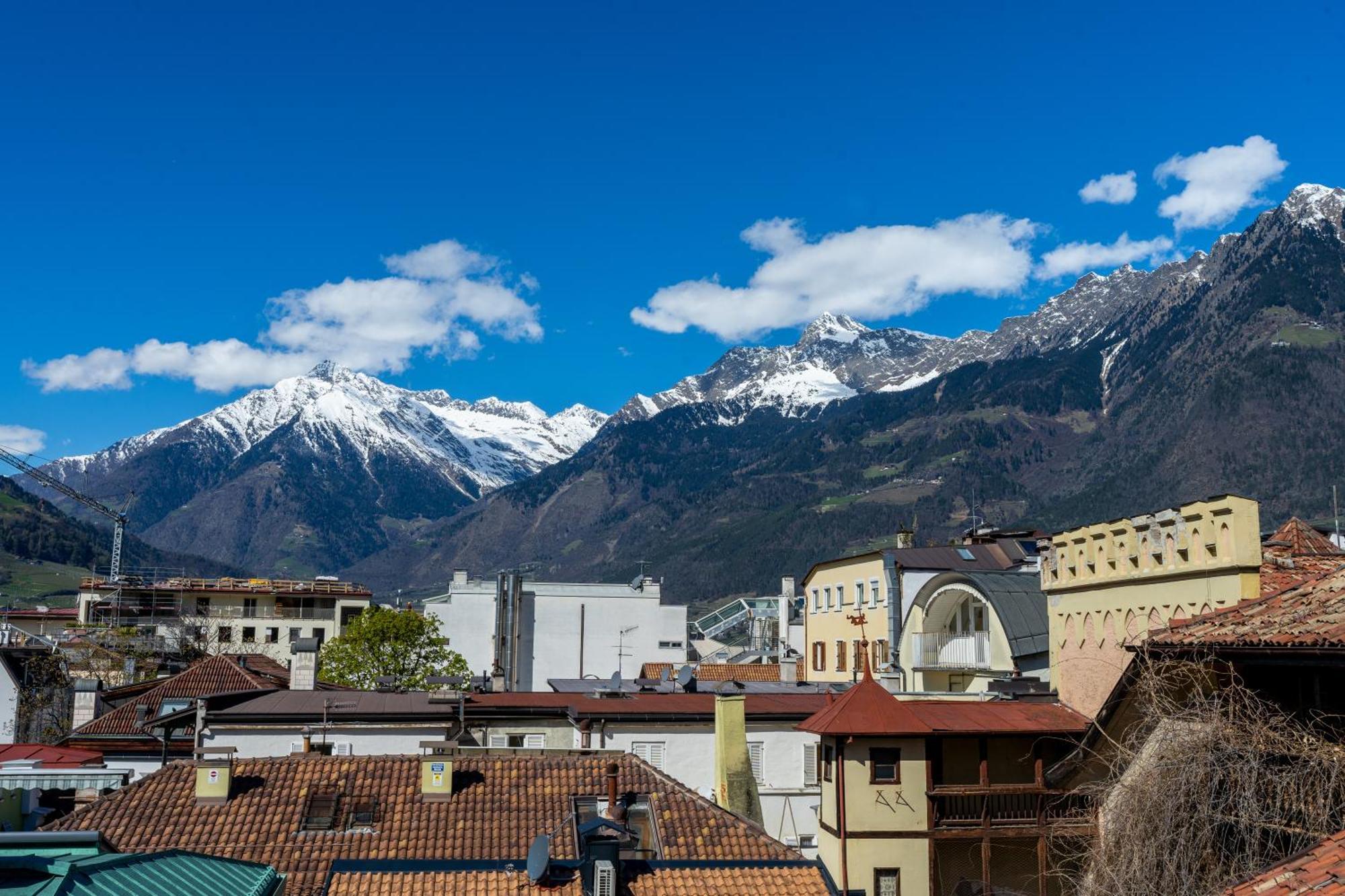 Ferienwohnung Ausblick Kleinjuwel Mit Panoramablick + Garage Meran Exterior foto