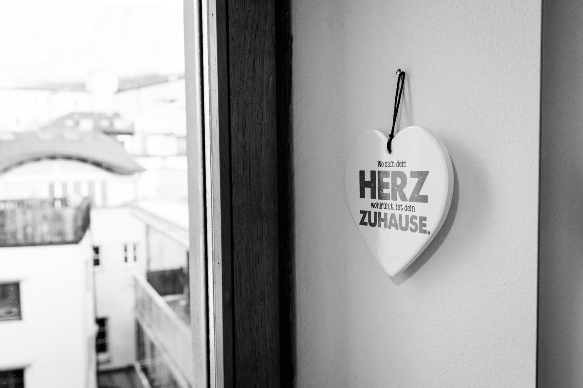Ferienwohnung Ausblick Kleinjuwel Mit Panoramablick + Garage Meran Exterior foto